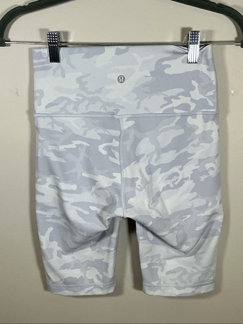 Lululemon Camo High Rise Biker Shorts Gray White Size Small